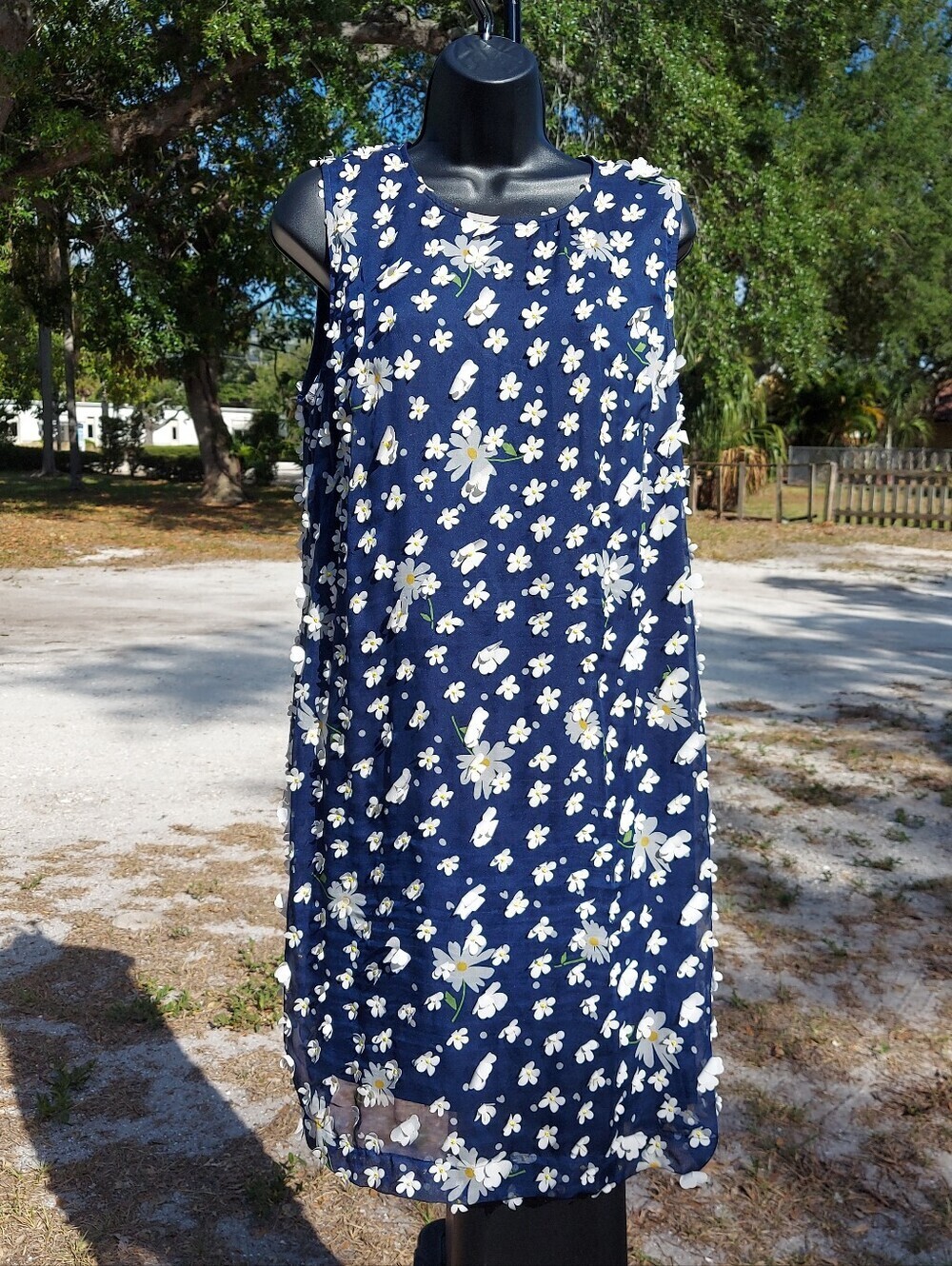 KARL LAGERFELD size 10 Navy Top with White Daisy Details and Yellow Centers - Picture 2 of 8